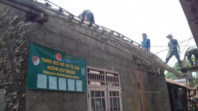 Haru Kadir Melihat Rumahnya Dibongkar